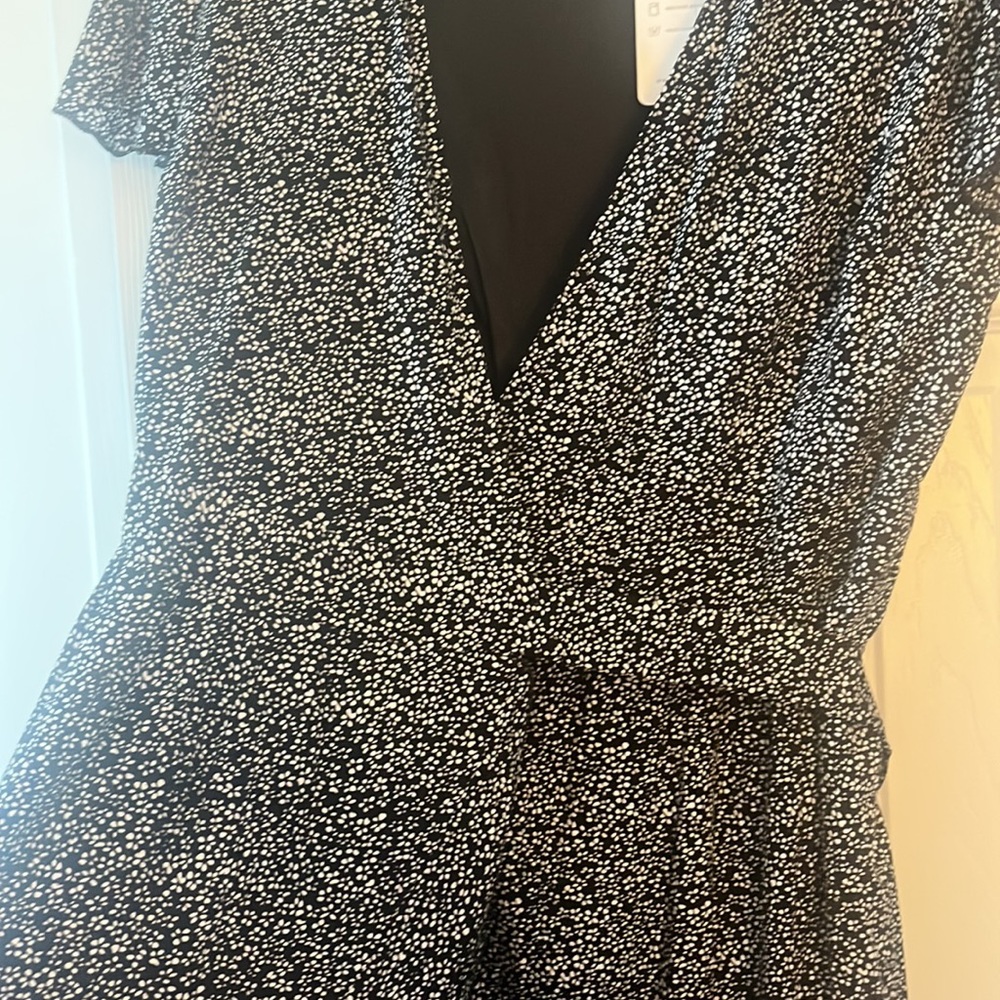Black and white wrap dress - Picture 14 of 16